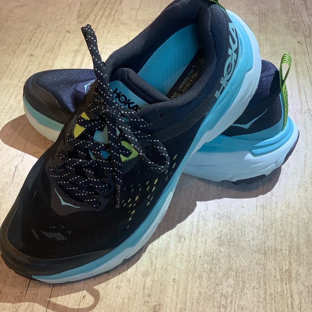 Hoka Women’s One One Challenger ATR6 Size US 8 B Tennis Shoe